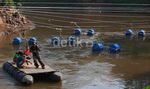 Jaring Apung Menangkap Sampah di Ciliwung