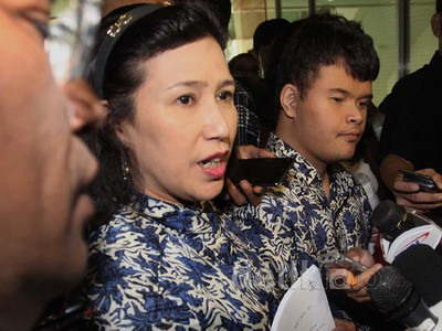 Istri Ruhut Sitompul Sambangi Komisi III