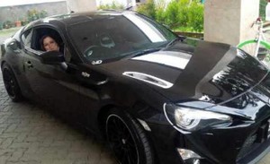 Ina Rachman: Mobil Mewah, Lambang Kebetinaan