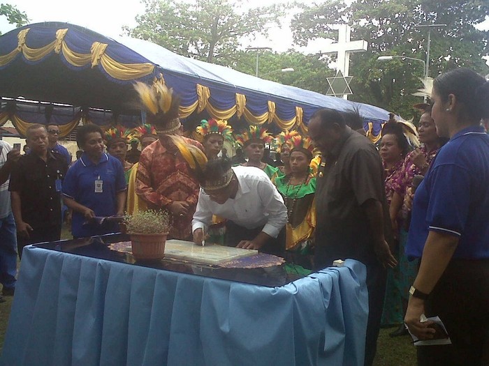 Bangun Papua, Dahlan Resmikan Pabrik Pengolahan Ikan Modern BUMN di Sorong