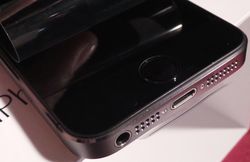 Menguak Kelas Premium iPhone 5S