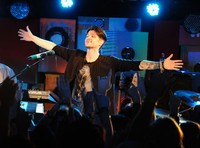 Lewat lagu-lagu hits mereka, The Script sukses menguasai panggung. Dave Meehan/Getty Images.