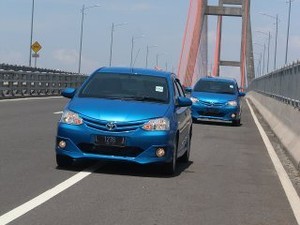 Toyota: Etios Enak Diajak Slalom