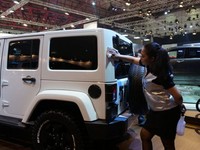 Selain dihiasi oleh Sales Promotion Girl (SPG) yang cantik nan seksi, penampilan mobil uang kinclong menjadi daya tarik tersendiri bagi pengunjung. (M Luthfi Andika-detikOto)