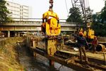 Pemasangan Turap di Kali Ciliwung