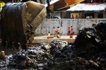 Pemasangan Turap di Kali Ciliwung