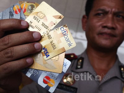 Penipu Kartu Kredit Dibekuk