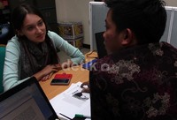 Lazareva pun dipanggil siang ini, untuk dikonfirmasi mengenai foto-foto tersebut.
