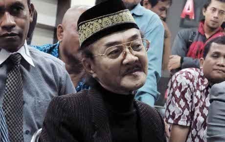 Eyang Subur Dikonfrontir dengan Ani dan Mantan Mertua di Kantor Polisi Eyang Subur Dikonfrontir dengan Ani dan Mantan Mertua di Kantor Polisi