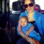 Gemes! Bayi Laki-laki Cathy Sharon Belajar Berenang