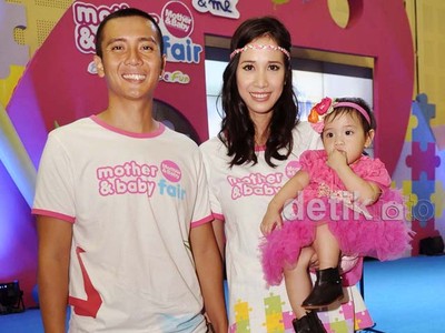 Fanny Fabriana dan Keluarga Tercinta