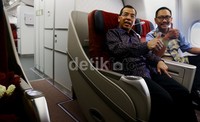 Hadir dalam penyambutan Wakil Menteri Perhubungan Bambang Susantono dan Duta Besar Perancis untuk Indonesia Corinne Breyye dan Dirut Garuda Emirsyah Syatar. Pesawat Garuda A330-300 yang ke-17 diserahterimakan pihak Airbus kepada Dirut Garuda Indonesia di pabrik Airbus, Toulous, Perancis, Kamis, 26 September 2013 lalu.