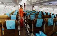 Menggunakan mesin Rolls Royce, pesawat ini mampu membawa 251 penumpang, sebanyak 36 penumpang kelas bisnis dan 215 penumpang kelas ekonomi. Ruang untuk penumpang lebih longgar dengan seat pitch (jarak antar kursi) yang mencapai 33-34 inci.