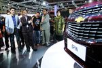 Roy Suryo Main Bola di Booth Chevrolet