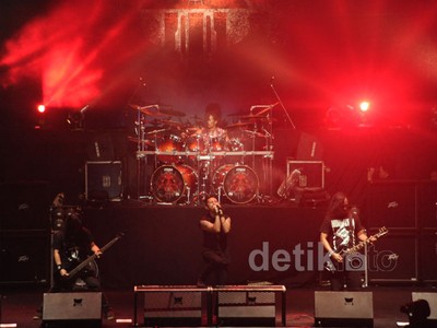 Burgerkill Tutup Konser Tur Rockadventure 2013