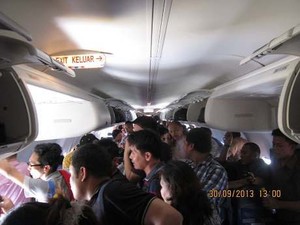 Lion Air: Memang Ada Delay dan Panas, Tapi Jangan Buka Pintu Darurat!