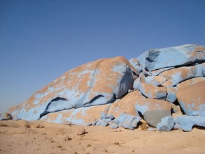 Ajaib! Ada Gurun Berwarna Biru di Mesir
