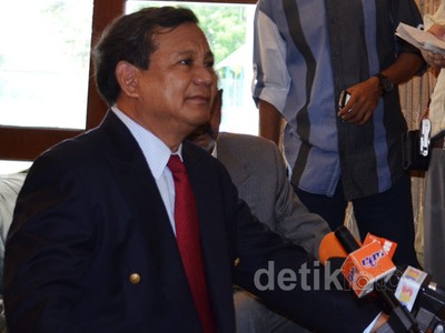 Prabowo Hadiri Sidang Putusan Sela Wilfrida