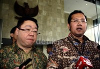 Kuasa hukumnya, Andi Simangunsong mendampingi Robert Tantular sebelum diperiksa penyidik KPK. Lamhot Aritonang/detikFoto.
