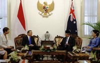Presiden SBY dan PM Australia Tony Abbott menggelar pertemuan bilateral. Abror Rizki/Setpres.