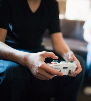 Sebelum Main Video Game, Perhatikan Ini Dulu