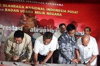 Perwakilan beberapa perusahaan BUMN menandatangani kerja sama.