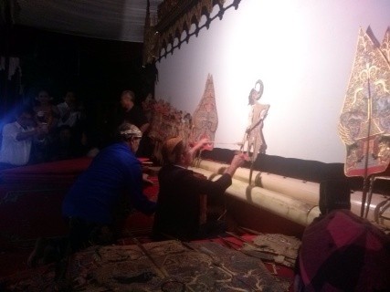 Hibur Warga Balikpapan, Dahlan Iskan Jadi Dalang Dadakan