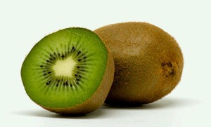 Konsumsi Kiwi dan Strawberry di Pagi Hari Bisa Penuhi Asupan Vitamin C dan Serat