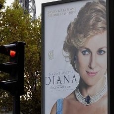 Dipasang di Dekat Lokasi Kecelakaan, Poster Film Putri Diana Diprotes Keras
