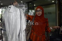 Sefti Sanustika mengaku bahwa baju tersebut dicuci sendiri. Lamhot Aritonang/detikFoto.