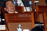 Anggota DPR Tidur Pulas Saat Rapat Paripurna