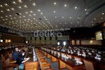 Anggota DPR Tidur Pulas Saat Rapat Paripurna