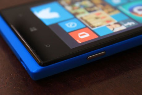 Smartfren Ascend W1, Windows Phone CDMA+GSM Pertama