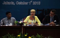 Kepala Pembinaan Konstruksi Kementerian Pekerjaan Umum Hediyanto W Husaini, Duta Besar Swedia Ewa Ulrika Polano, Direktur Komersial Volvo Indonesia Jurn Terpstra menjadi pembicara.