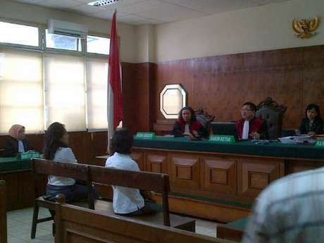 Julita Siap Bertarung di Pengadilan Lagi Demi Tali Pusarnya yang Hilang Julita Siap Bertarung di Pengadilan Lagi Demi Tali Pusarnya yang Hilang