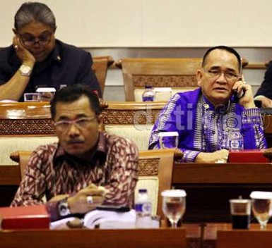 Ruhut Akan Bawa Istri Saat Pelantikannya Besok di Komisi III