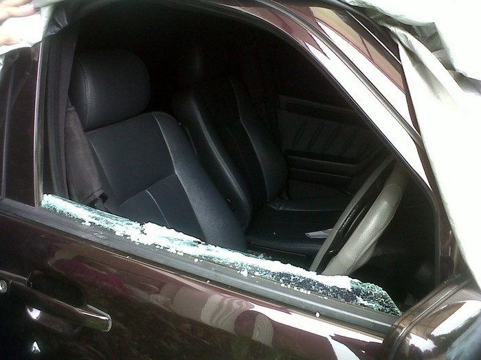 Seram! Preman Beraksi di Ciputat, Mercy Milik Michael Dirusak