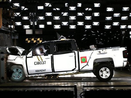 Pemerintahan AS Tutup, Crash Test dan Recall Mobil Ditunda