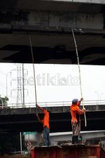 Pemeliharaan Jembatan Kolong Tol