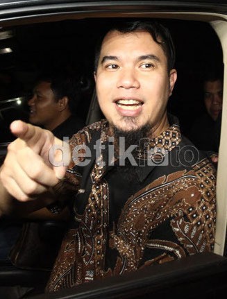 Kondisi Dul Kian Membaik, Ahmad Dhani Mulai Manggung Lagi