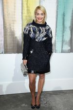 Gaya Rita Ora di Paris Fashion Week