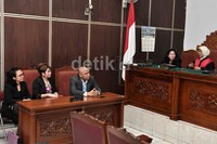 Gugatan cerai Joy Tobing terhadap sang suami, Daniel Sinambela dikabulkan oleh Pengadilan Negeri Jakarta Selatan. Noel/detikHOT.