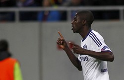 Dalam pertandingan yang berlangsung di Stadionul Ghencea, Bucharest, Rabu (2/10/2013) dinihari WIB, Chelsea memetik kemenganan empat gol tanpa balas, 2 di antaranya disumbang oleh Ramires. REUTERS/Bogdan Cristel.