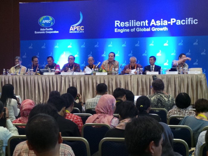 12 Ibu Negara Ikut Ramaikan APEC