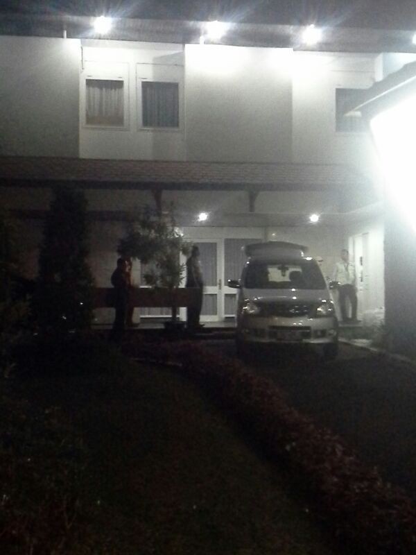 Geledah Rumah Akil 6 Jam, KPK Bawa 3 Kardus dan 3 Tas