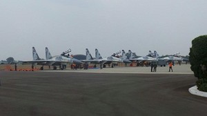 Menkes, Ka BIN, dan KSAD Jajal Pesawat Sukhoi TNI AU