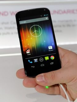 Ponsel Android, iPhone & BlackBerry Terbaik Saat Ini