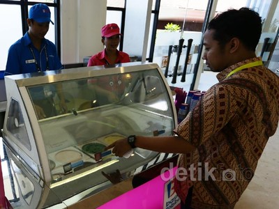 Es Krim dan Kopi Gratis untuk Peliput APEC