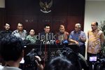 Akil Mochtar Ditangkap, Hakim MK Gelar Konpers