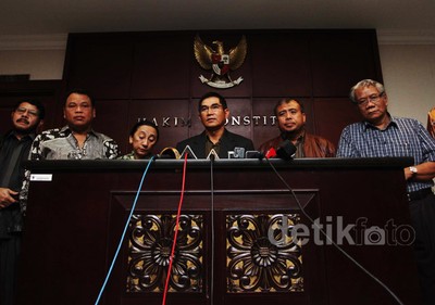 Akil Mochtar Ditangkap, Hakim MK Gelar Konpers